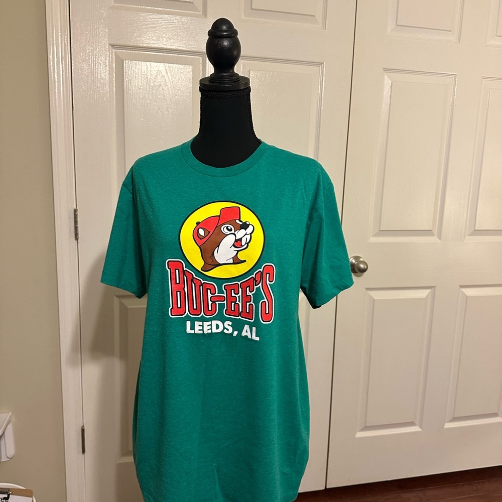 Buc-ee's Green Short Sleeve Tee